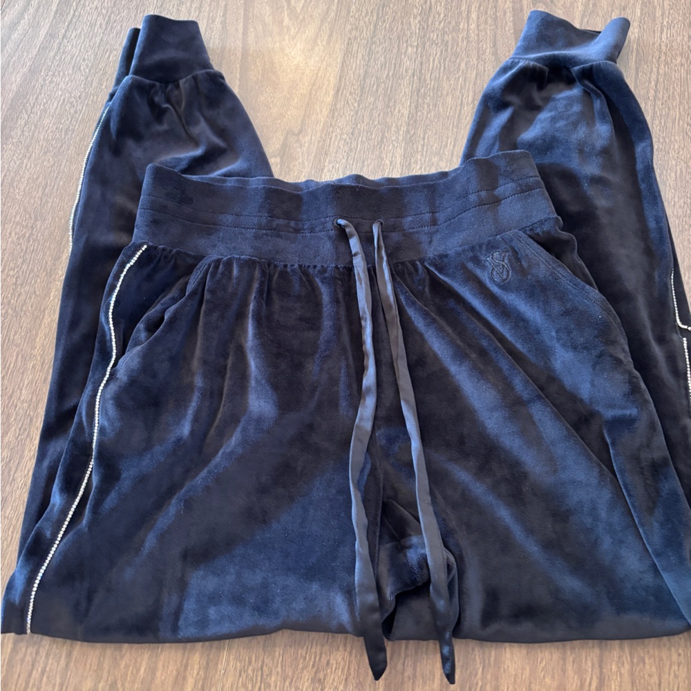 Victoria’s Secret velvet black jogger size small